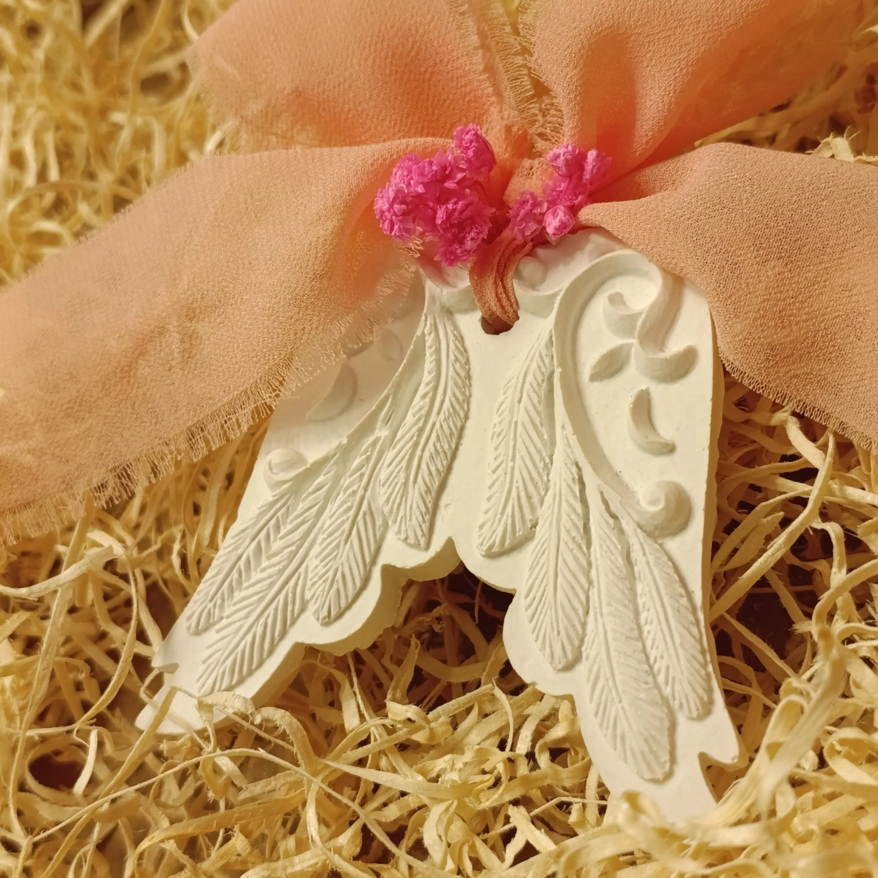 Acquista Ali in gesso per bomboniere - prodotti artigianali in legno e candele