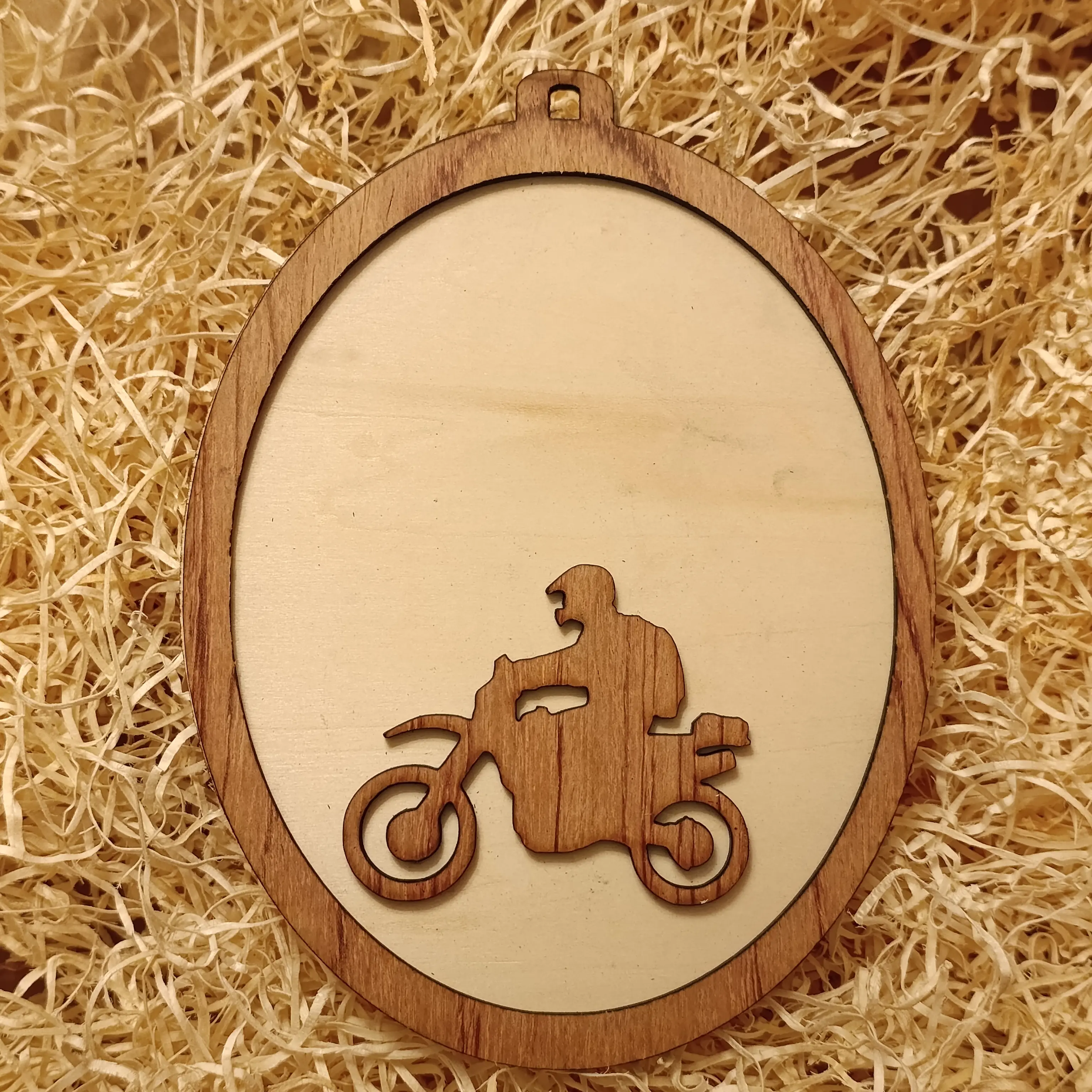 Acquista Targa 2 layer - Ovale - Motociclista - prodotti artigianali in legno e candele
