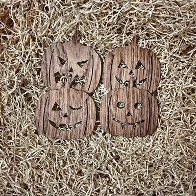 Set 4 Sottobicchieri Halloween a Zucca in Legno di Bubinga