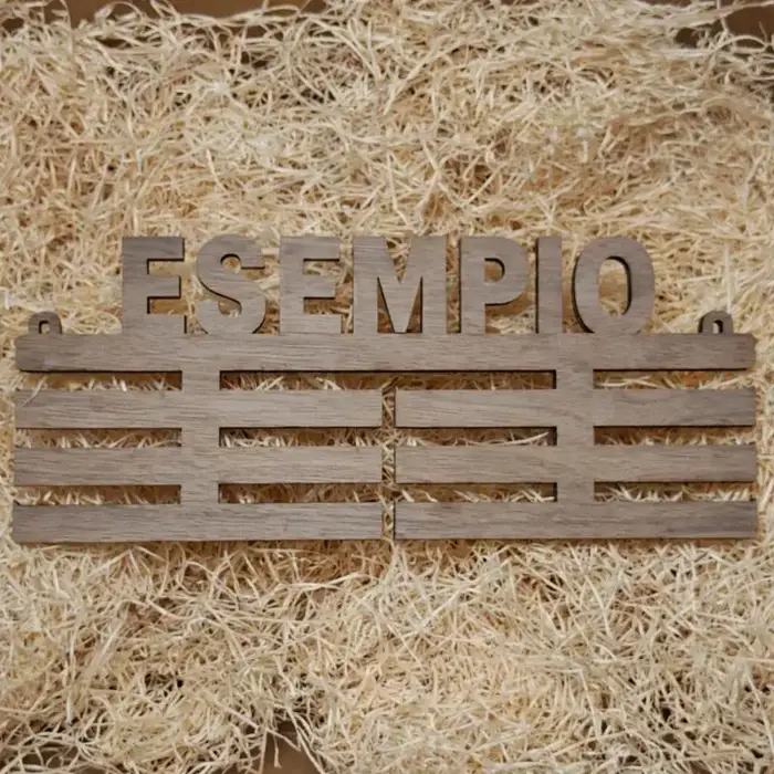 Acquista Portamedaglie - prodotti artigianali in legno e candele